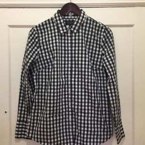 Riley tailored fit button up shirt.